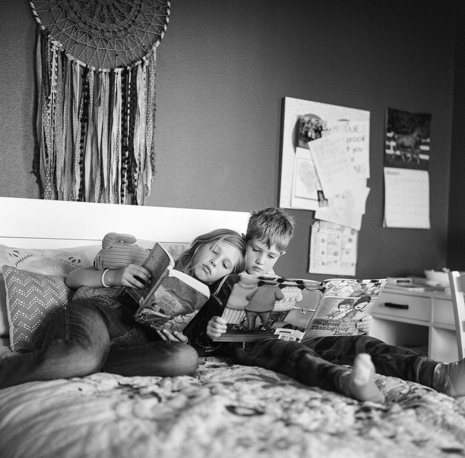 Fort Collins Family Photographers, kids reading together