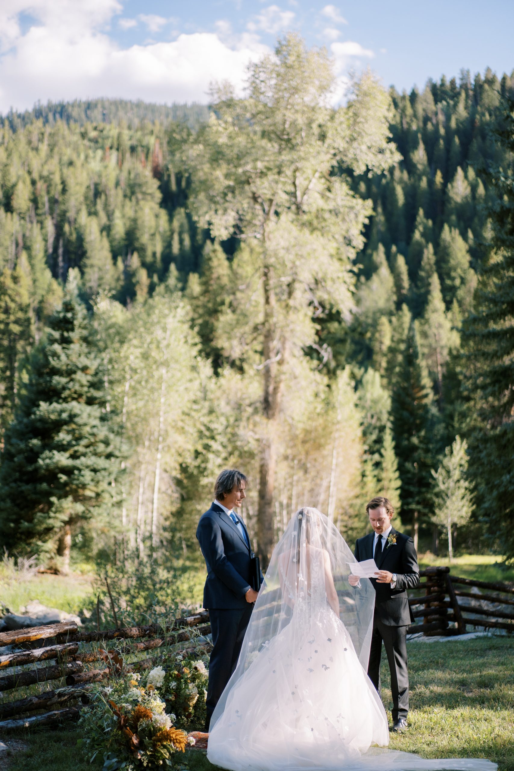 Aspen wedding photographer, Dunbar ranch, destinations weddings in aspen colorado, aspen wedding photographers