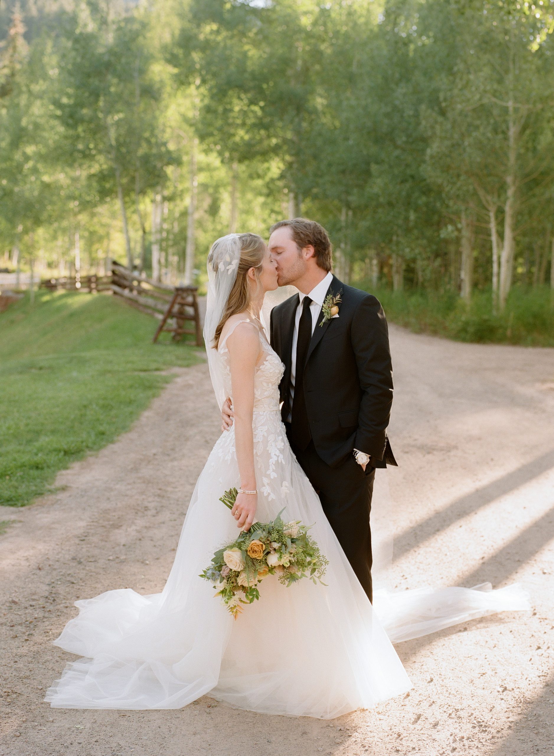 Aspen wedding photographer, Dunbar ranch, destinations weddings in aspen colorado, aspen wedding photographers